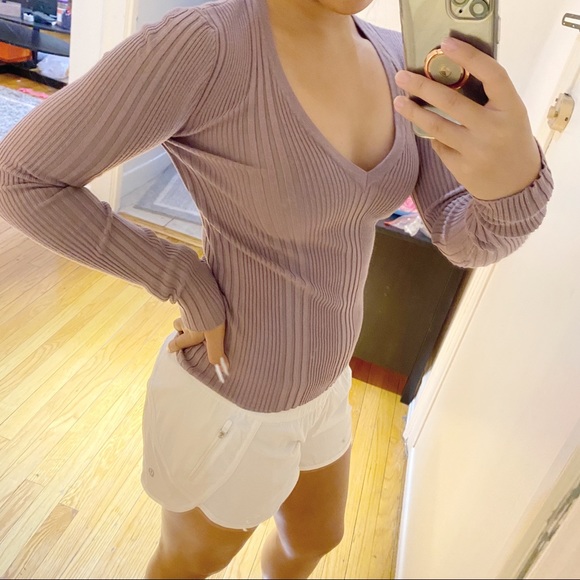 Longsleeve V-neck - Picture 2 of 3